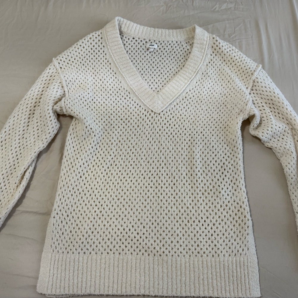 Elegant Cream V-Neck Sweater